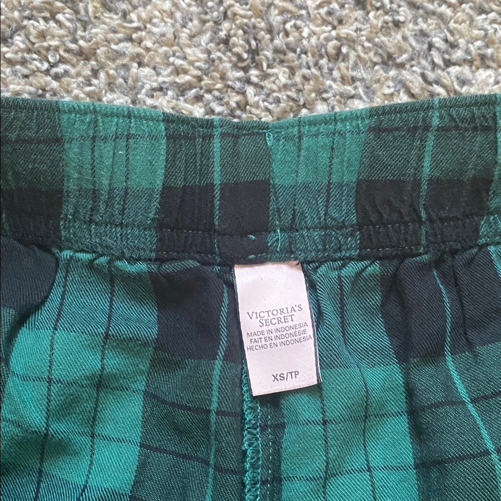 VS Plaid Christmas Pajamas - Picture 7 of 7
